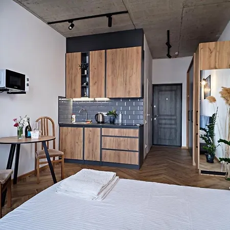 아파트 Loft With Balcony 오데사