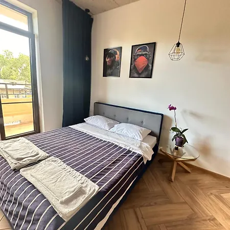 아파트 Loft With Balcony *